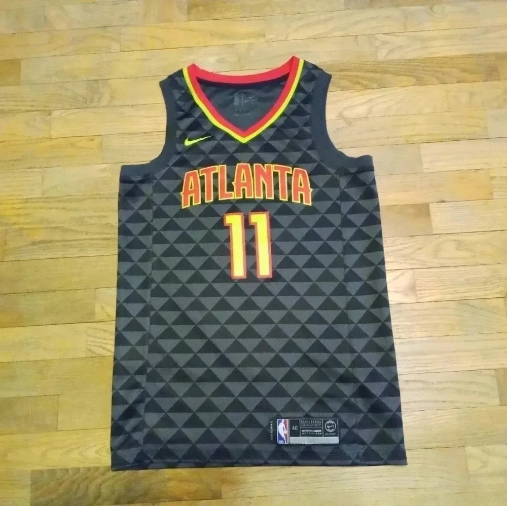 Atlanta Hawks Trae Young #11 Jersey Nike Size 40